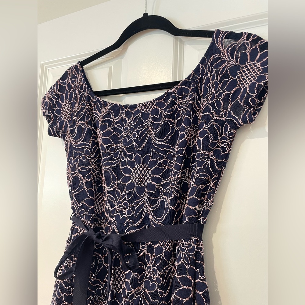 Lace maternity dress navy and pink with belt